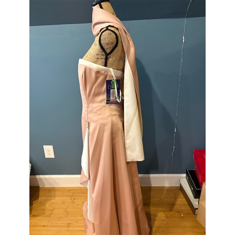 Niki by Niki Livas Evening Gown Womens M Strapless Long Pink Wrap Brooch - Picture 5 of 12